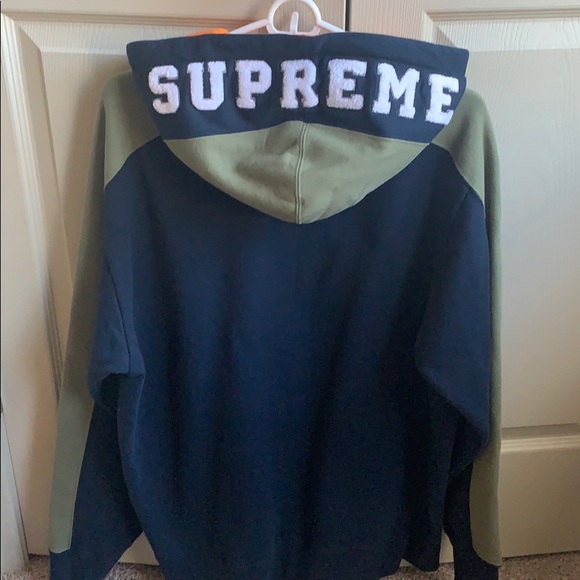 Supreme Sweater - Picture 2 of 3